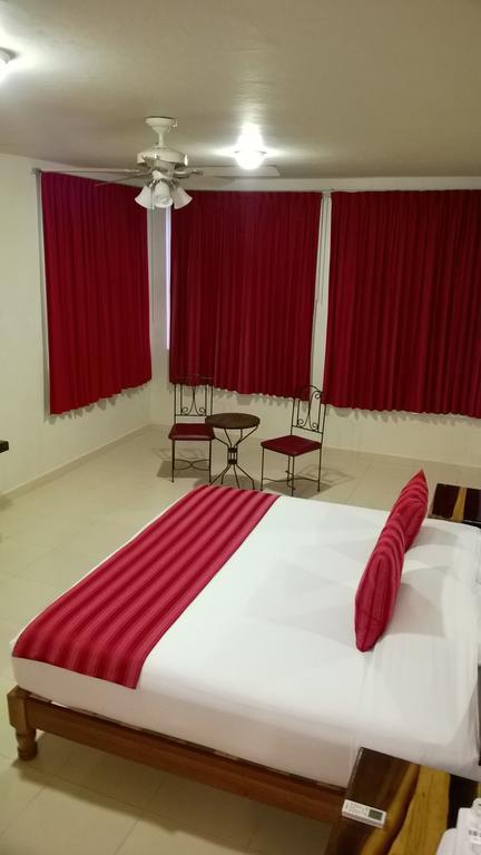 Auto Hotel Paraiso Inn パレンケ 部屋 写真