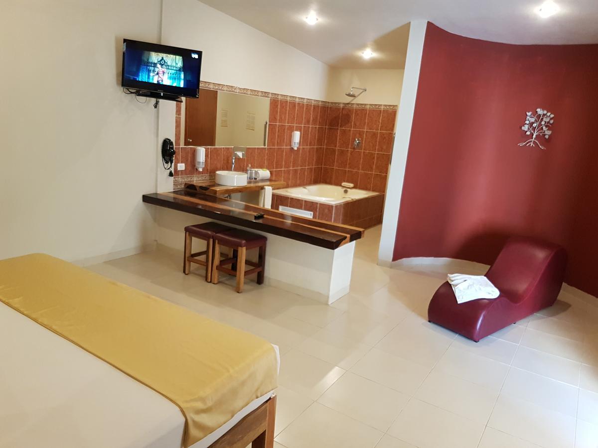 Auto Hotel Paraiso Inn パレンケ エクステリア 写真